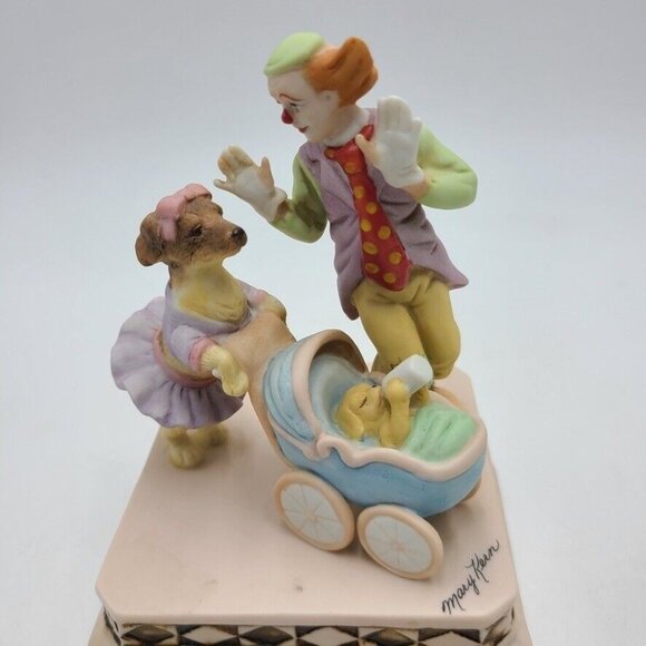 Vintage Willits Mary Kern Clown Music Box Dog Baby Carriage 3881 Statue - Picture 3 of 7